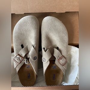 Birkenstock Women’s Boston Clogs NWT, New in box, taupe, size 41 EU, 10-10.5 US